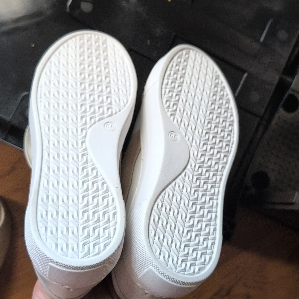 Able White Sneakers with Tan Suede Accent - Picture 4 of 12